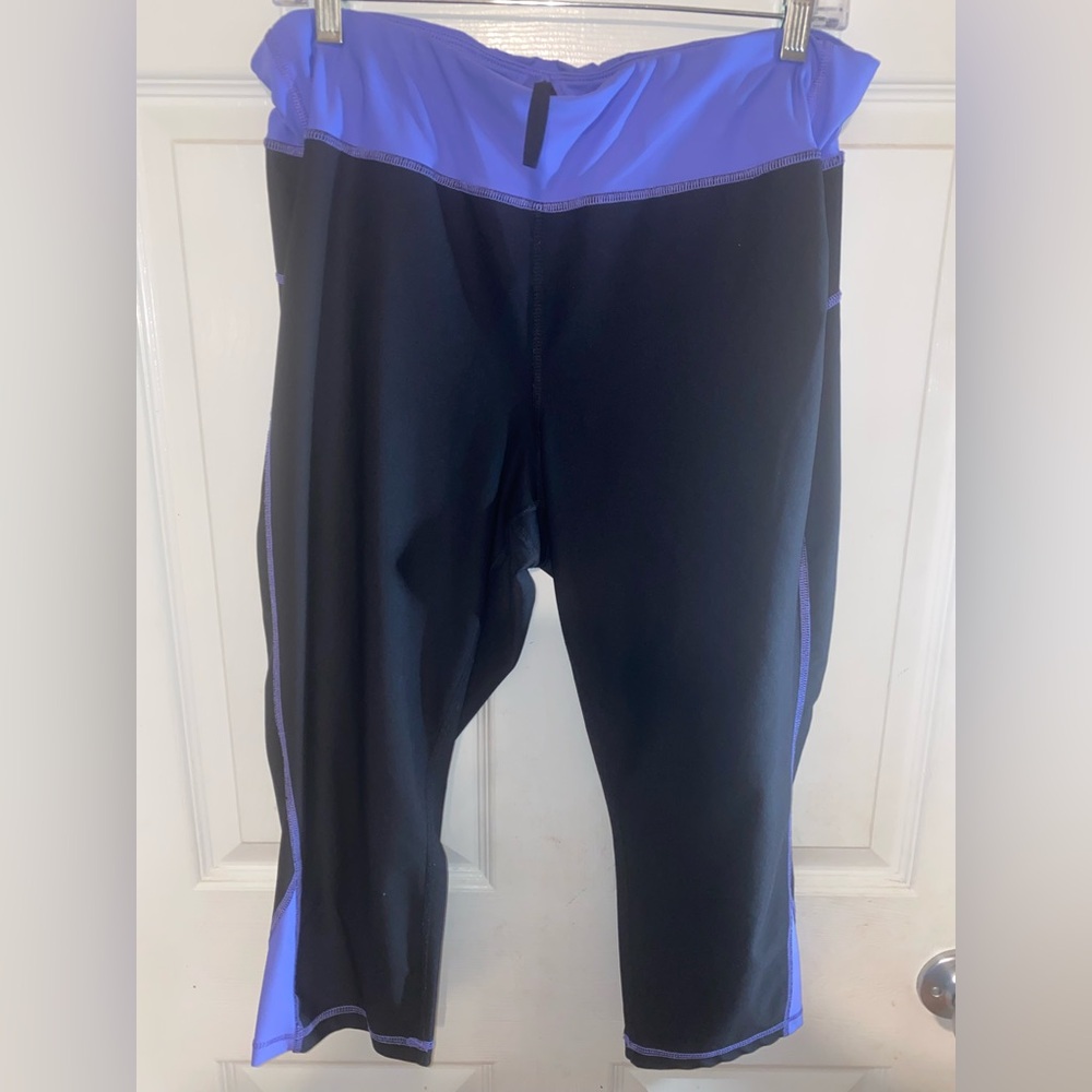 Xersion Black Leggings with purple Highlights